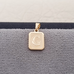 DIJE PLACA LETRA ORO LAMINADO 18K
