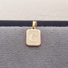 DIJE PLACA LETRA ORO LAMINADO 18K
