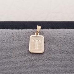 DIJE PLACA LETRA ORO LAMINADO 18K