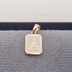 DIJE PLACA LETRA ORO LAMINADO 18K