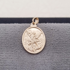 DIJE MEDALLA SAN MIGUEL ARCANGEL ORO LAMINADO 18K