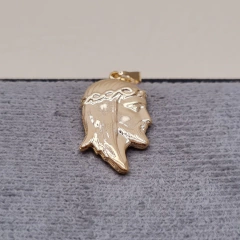 DIJE ROSTRO CRISTO LADO 3CM ORO LAMINADO 18K