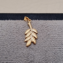 DIJE HOJA ESPIGA ORO LAMINADO 18K