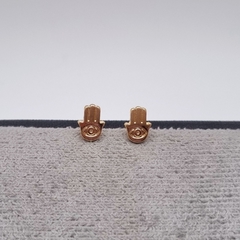 TOPO MANO ORO LAMINADO 18K