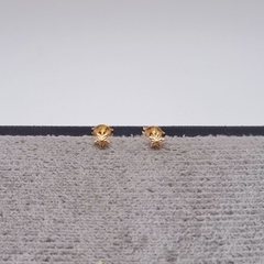 TOPO MINI ESTRELLA RELIEVE ORO LAMINADO 18K