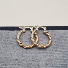 CANDONGA ENTORCHADA DIAMANTADA ORO LAMINADO 18K