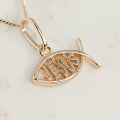 DIJE PEZ JESUS ORO LAMINADO 18K