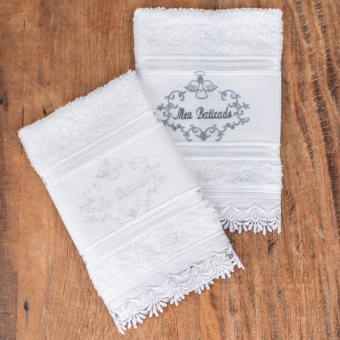 Toalha de batizado felpuda bordada