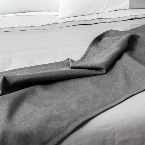 Nossa peseira é confeccionada em tecido que imita linho (100% poliéster)