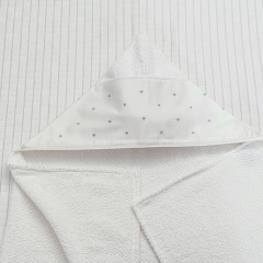 Toalha de banho bebê com capuz bordada