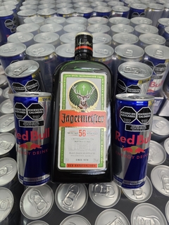 Jagermeister 700 ml + 4 Red Bull 250 ml