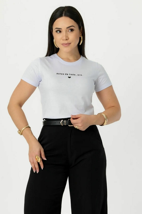 T-shirt Antes de tudo, ore - comprar online