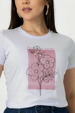 T-shirt Floresça - comprar online