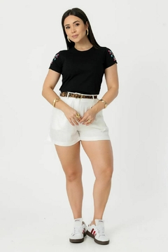 T-Shirt Bordado nas Mangas na internet