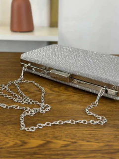 Clutch Atena na internet