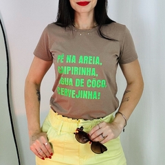 T-SHIRT BABY LOOK PÉ NA AREIA