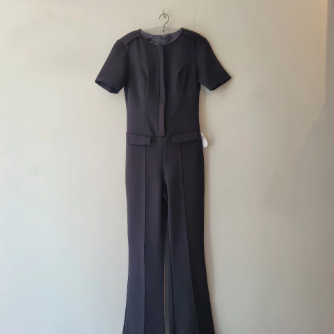 Macacão Lebôh preto zíper, bolos fakes e vincos frente - comprar online