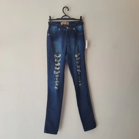 Calça jeans 4W escuro destroyed etiqueta placa dourada collection - comprar online