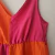 Vestido Shein Curve color bloc laranja rosa texturizado pontas - Holly Brechó e Outlet