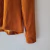Conjunto Linda Moça caramelo branco blusa capuz + calça bolsos - loja online