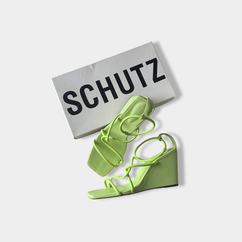 Sandália anabela lima Schutz