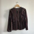 Blusa Arte Miss listrada preta bolinhas guipir gola babado manga longa - Holly Brechó e Outlet