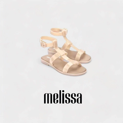 Flat nude Melissa