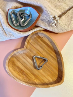 Argola Articulada Triangular Niquelada 30mm - comprar online