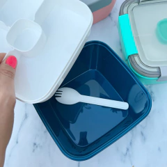 Imagen de LUNCHERA BOX CON SALSERO Y CUBIERTO
