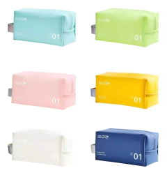 NECESER IMPERMEABLE WASH BAG 01