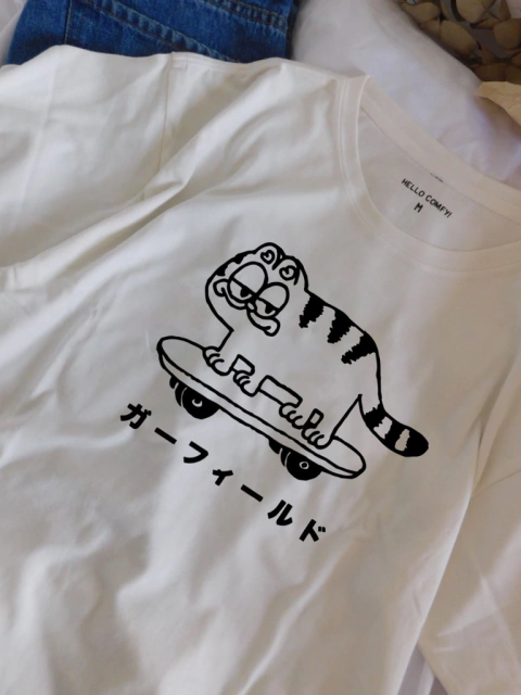 Remera GARFIELD DESU!