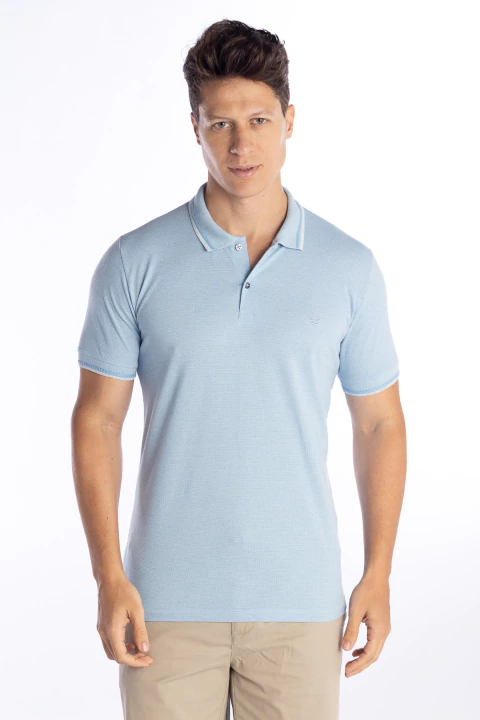 Polo azul maquinetada de algodão com linho