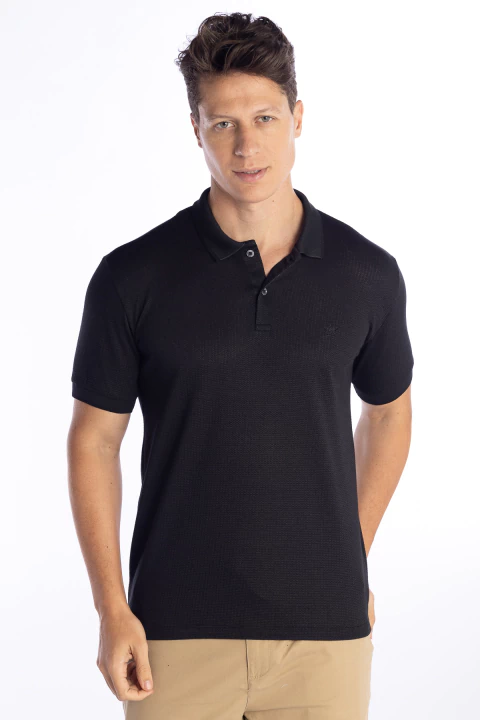 Polo preta maquinetada