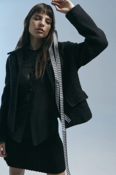 awada chaqueta negra en internet