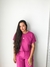 CROPPED T-SHIRT FÚCSIA na internet