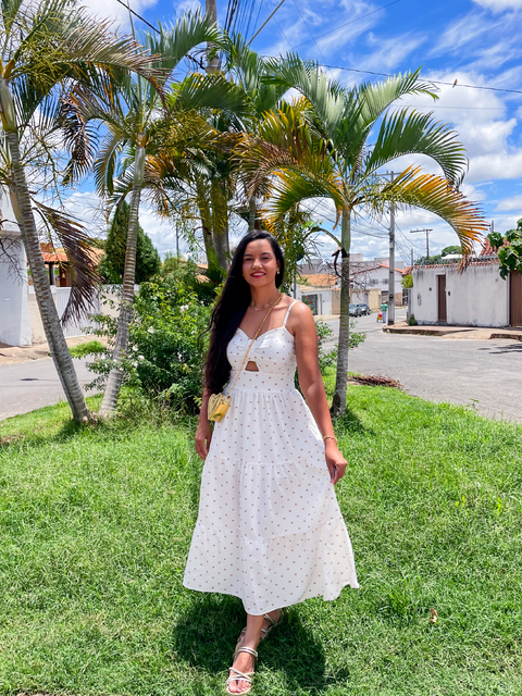 Vestido midi branco estampado com coração bege alcinha fina com regulagem