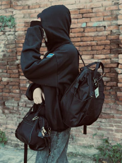 Pack Aventura Suprema x 3 Total Black: Mochila Ushuaia + Buzo Negro + Morral - comprar online
