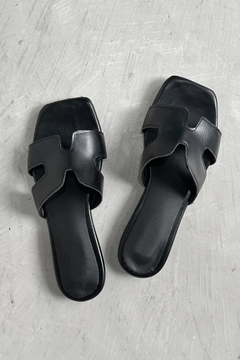 Sandalia Celine negro - comprar online