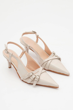 Stiletto Chelsea charol beige - comprar online