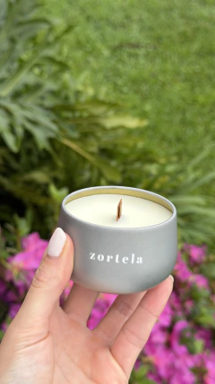 Kit vela aromática + água perfumada na internet