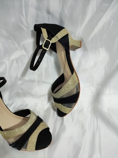 REF: 1014 Sandália Preta/3D Ouro - comprar online