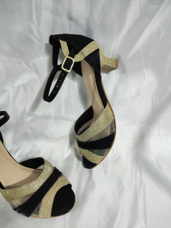 REF: 1014 Sandália Preta/3D Ouro - comprar online