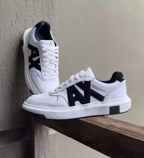 TÊNIS A.X EM COURO - BRANCO COM PRETO - comprar online
