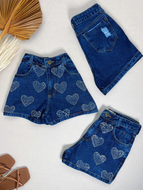 Short Jeans Feminino Pedrinhas Coração Brilho Com Bolso - comprar online