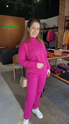 Conjunto feminino de moletom com gola alta Paris - comprar online