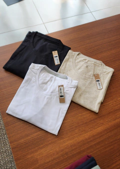 Camiseta básica manga curta masculina - SURRADO CLOTHES