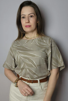 Blusa feminina de viscose sarjada com mangas amplas Flora - comprar online