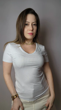 Blusa canelada clássica na internet