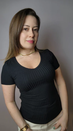 Blusa canelada clássica na internet