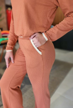 Conjunto blusa e calça canelado estruturado - loja online